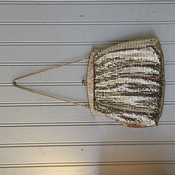 Whiting & Davis Handbags - Vintage Gold Mesh Whiting and Davis Purse